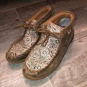 Twisted X tooled floral and brown driving moc